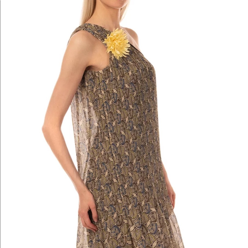 T Think Italian Dress with a brooch NWT
